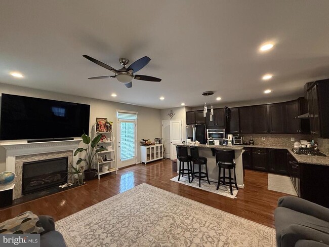 Building Photo - 42218 Castle Ridge Square