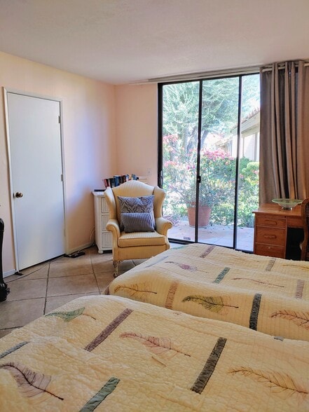 Lots of Light! - 69940 Los Cocos Ct