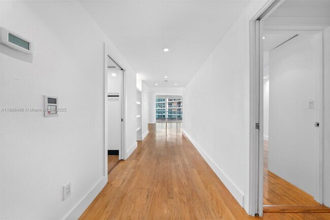 Building Photo - 2127 Brickell Ave