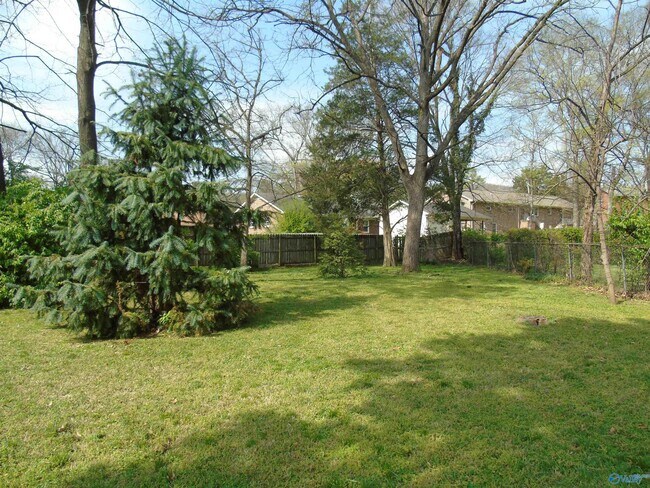 Building Photo - 2504 Maysville Cir NE