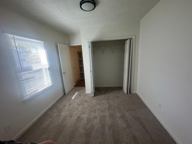 Building Photo - 4319 Baywood Dr SW