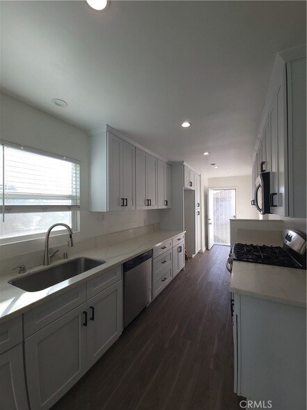 Building Photo - 13315 S Avalon Blvd