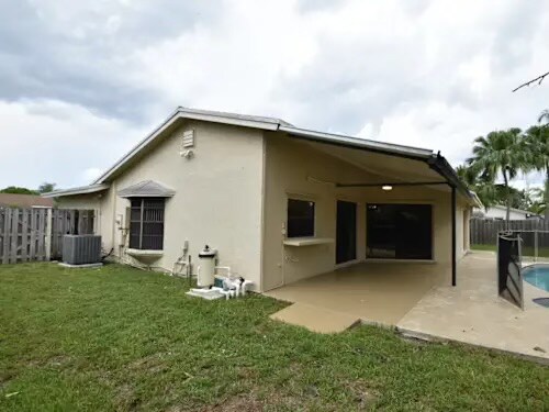 Building Photo - 566 SW 168th Way