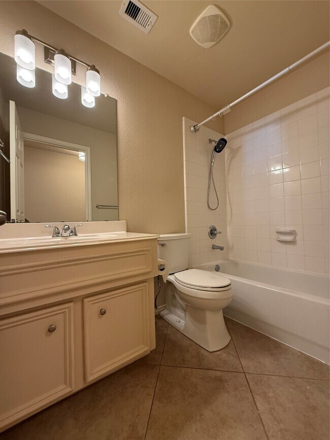 Building Photo - 1410 Ennis St