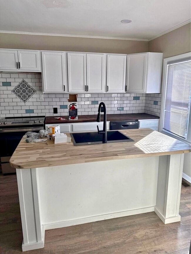 Building Photo - 3 Bedroom Home for Rent in Ewing, NJ