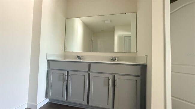 Building Photo - 2066 Walnut Crk Dr
