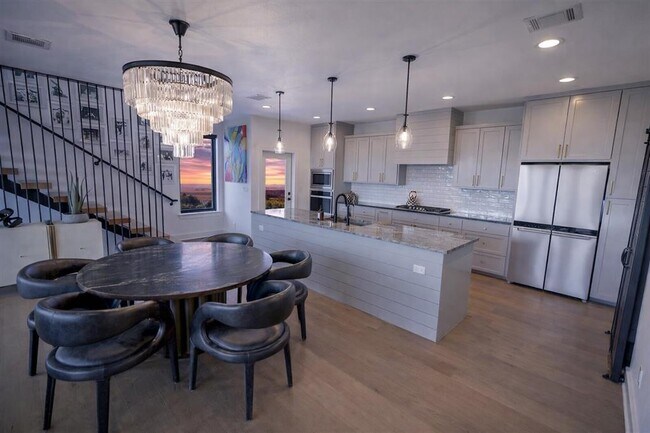 Building Photo - 8501 Bronco Ln