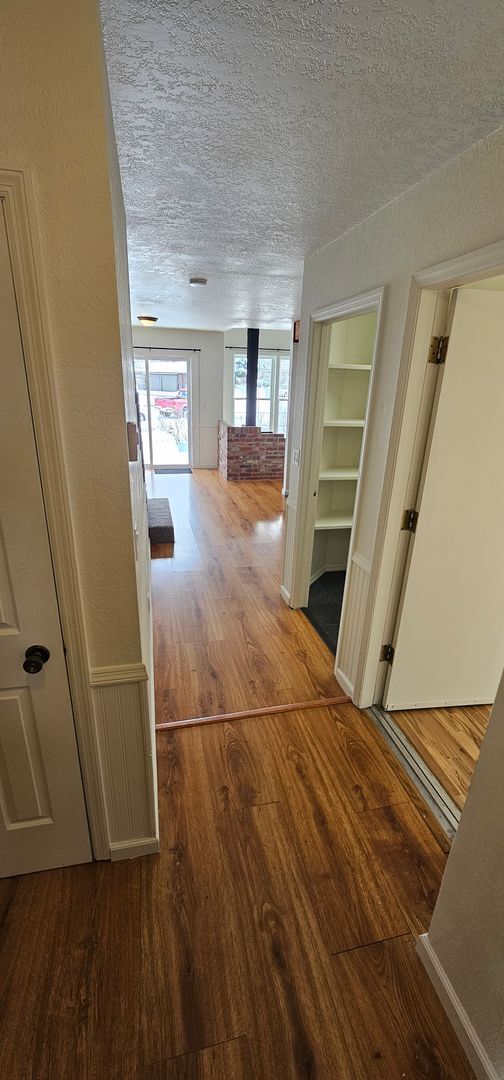 Building Photo - Newly Renovated 3Bed 1.5 Bath House Available in Heart of Bozeman