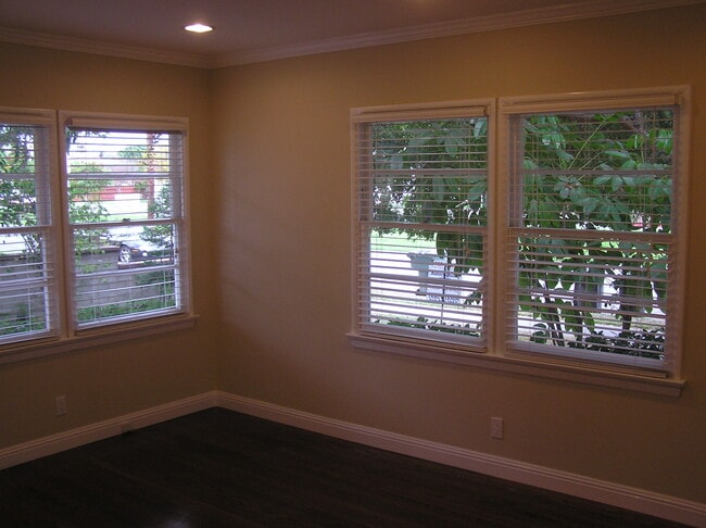 Building Photo - 3909 W Chandler Blvd