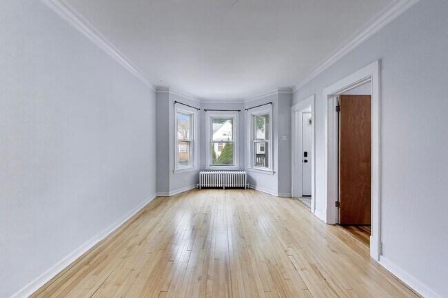 Building Photo - 4219 N Albany Ave