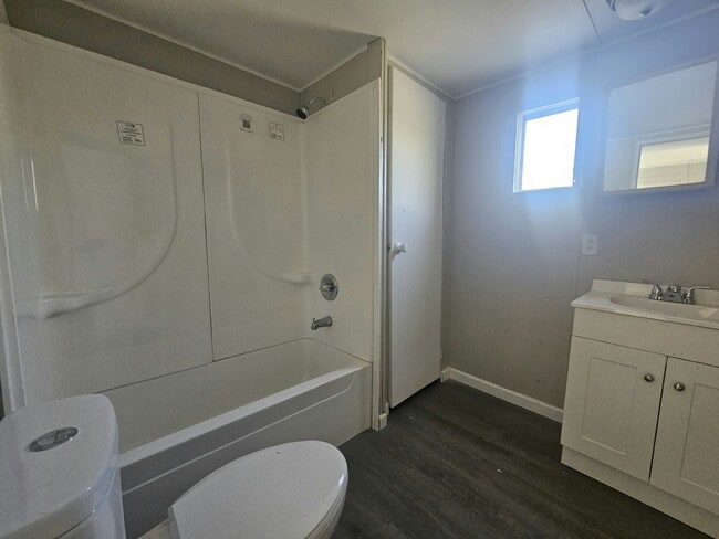 Building Photo - 6280 Hamilton Dr