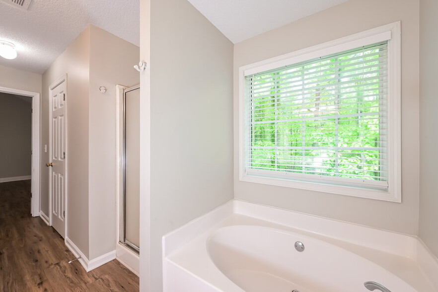 Building Photo - 454 Saddle Shoal Trail