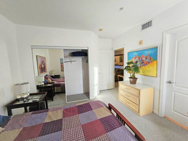Building Photo - 5050 Fairways Cir