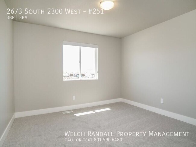 Building Photo - 2673 S 2300 W St