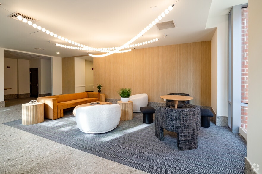 Lobby Photo - 500 W Fayette St.