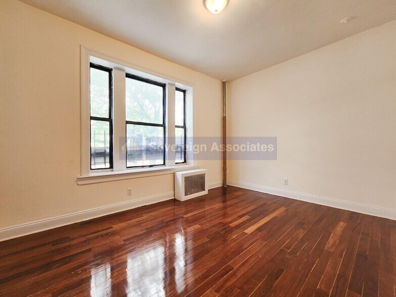 Building Photo - 260 Convent Ave
