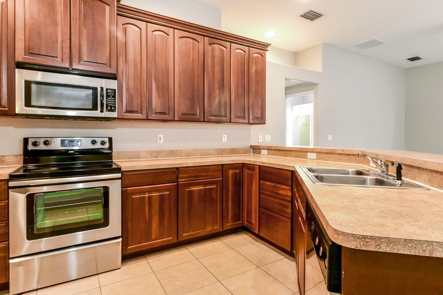 Building Photo - 5514 Foxtail Ct