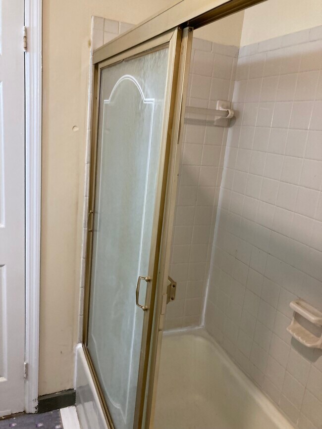 Building Photo - 204 Clinton Ave