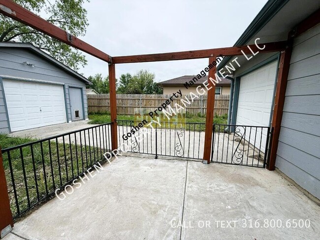 Building Photo - 131 Brazos Dr