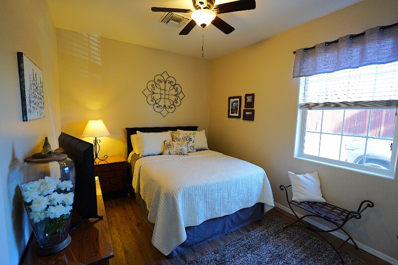 Building Photo - 957 Church Ln