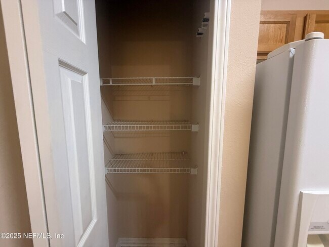 Building Photo - 5150 Playpen Dr