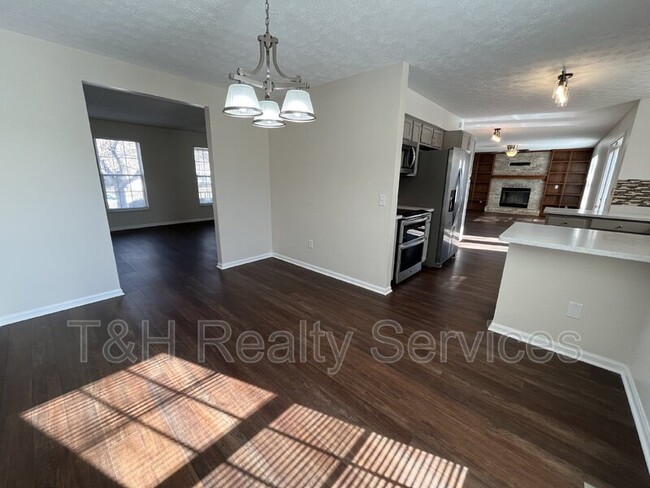 Building Photo - 6827 Antelope Dr