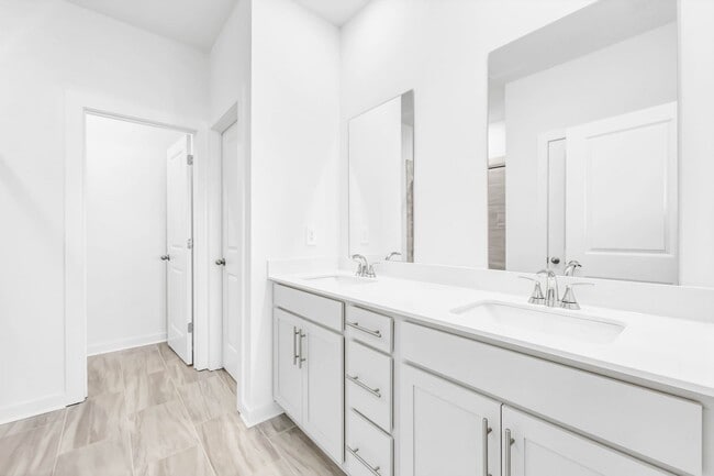 Building Photo - 2364 Woodmeadow Dr