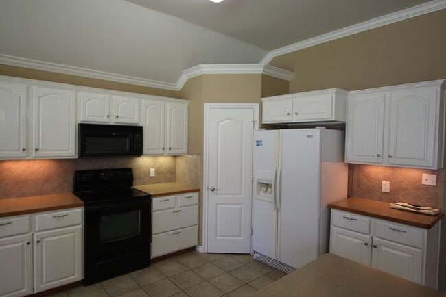 Building Photo - 3 bedroom 2 bathroom home in Tyler!