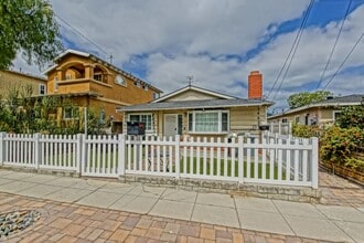 Building Photo - 24423-24425 Ward Street