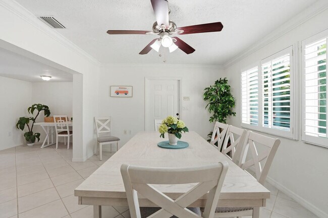 Building Photo - 27526 Los Amigos Ln