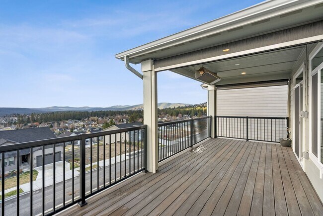 Building Photo - Luxury Four Bedroom with Breathtaking Views