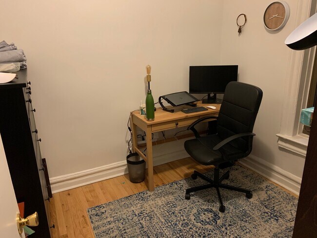 Building Photo - 219 13th St