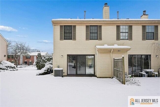 Building Photo - 8 Marsh Ct