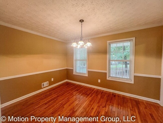Building Photo - 861 Windward Rd