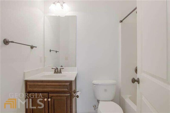 Building Photo - 3382 Vintage Cir SE