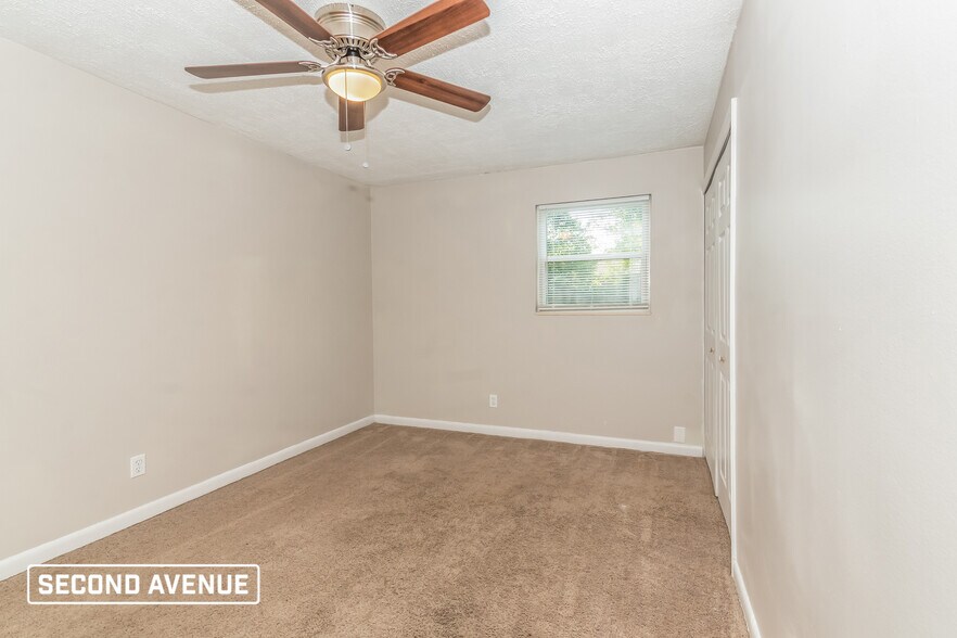 Building Photo - 1224 Crown Dr