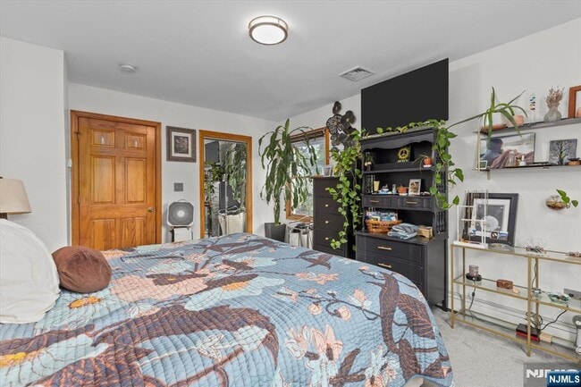 Building Photo - 274 Warren St