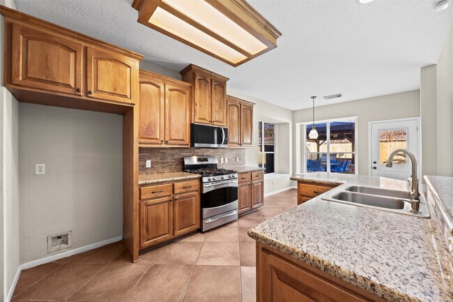 Building Photo - 11118 Sprucedale Ct