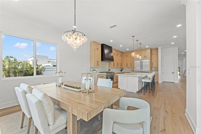 Building Photo - 500 E Davis Blvd