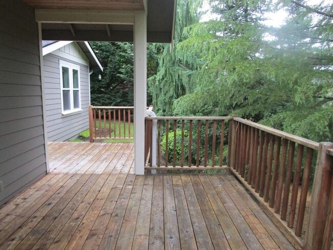 Building Photo - Charming 2-Bedroom Home in the Heart of Downtown Gig Harbor
