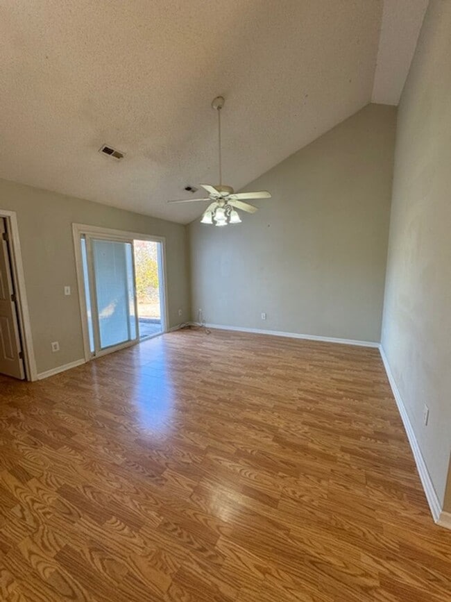 Building Photo - Lauren Place - Northchase