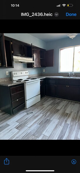 Building Photo - 609 Moore St