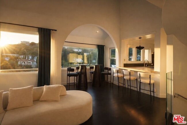 Building Photo - 8810 Hollywood Blvd