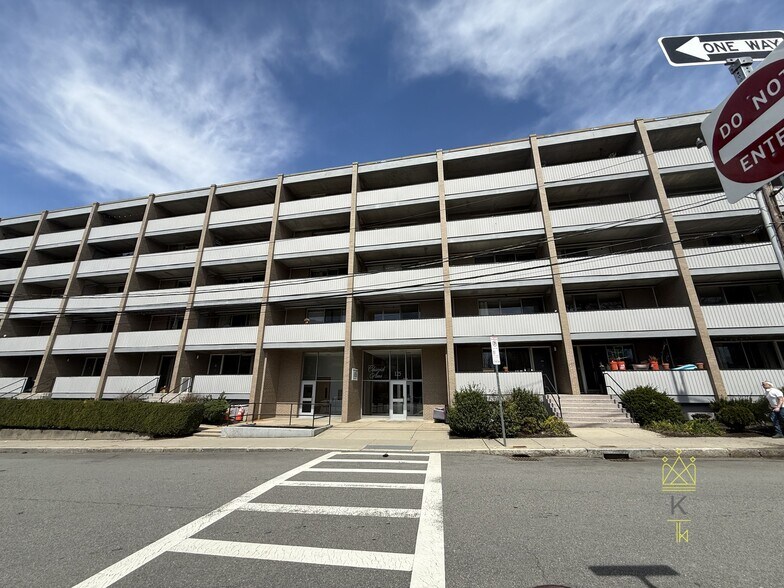 Building Photo - 125 Chiswick Rd