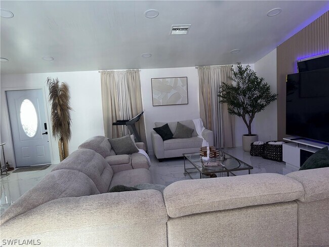 Building Photo - 3417 31st St W