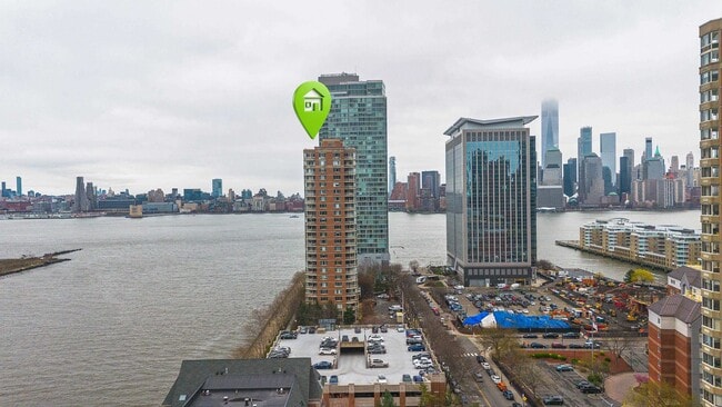 Building Photo - 20 2nd St