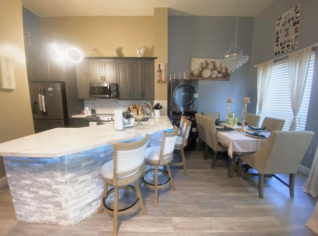 Building Photo - 4863 Via Palm Lakes