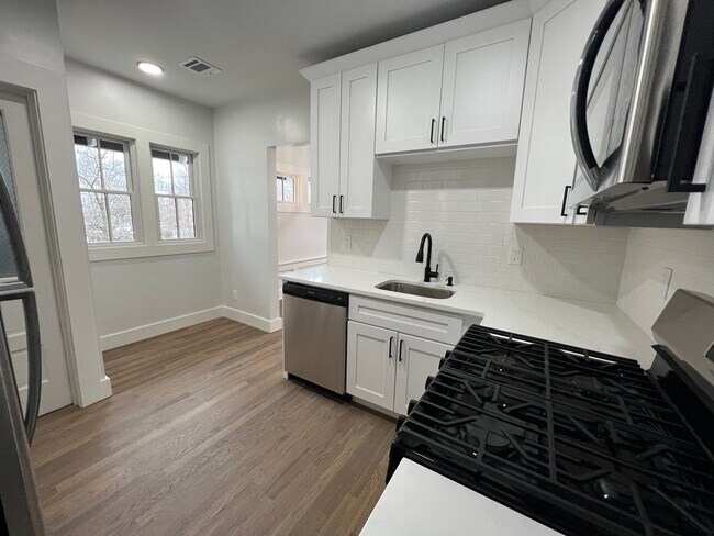 Building Photo - 45 Fairfield St