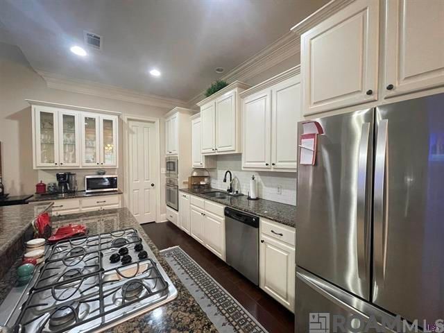Building Photo - 2121 Rockybrook Dr