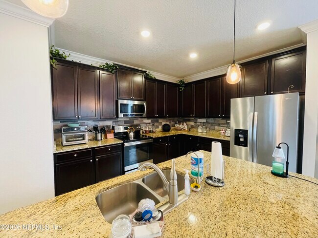 Building Photo - 15792 Bainebridge Dr